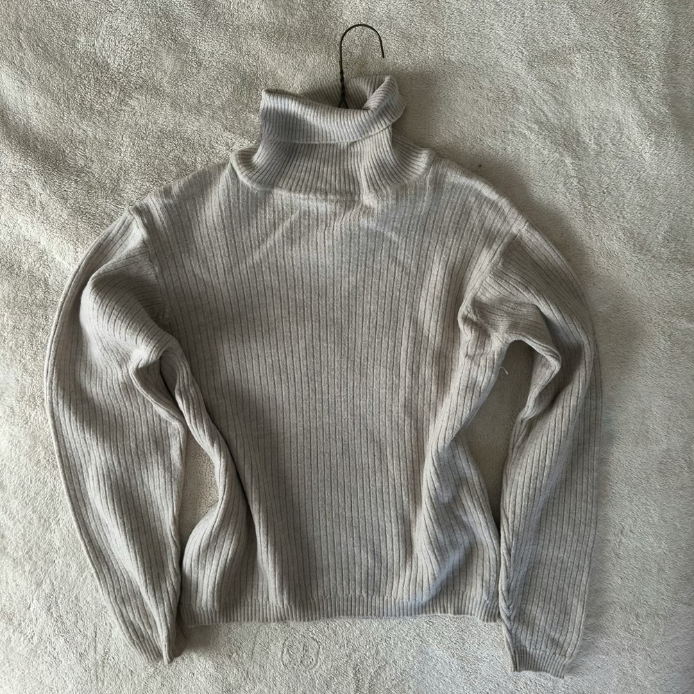Creamy Ribbed Turtleneck Sweater